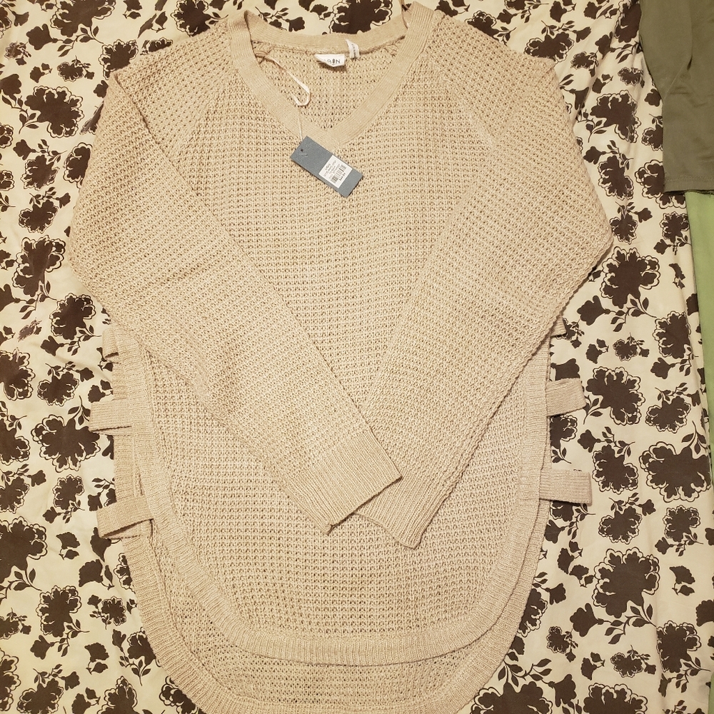 Sweater/Tops